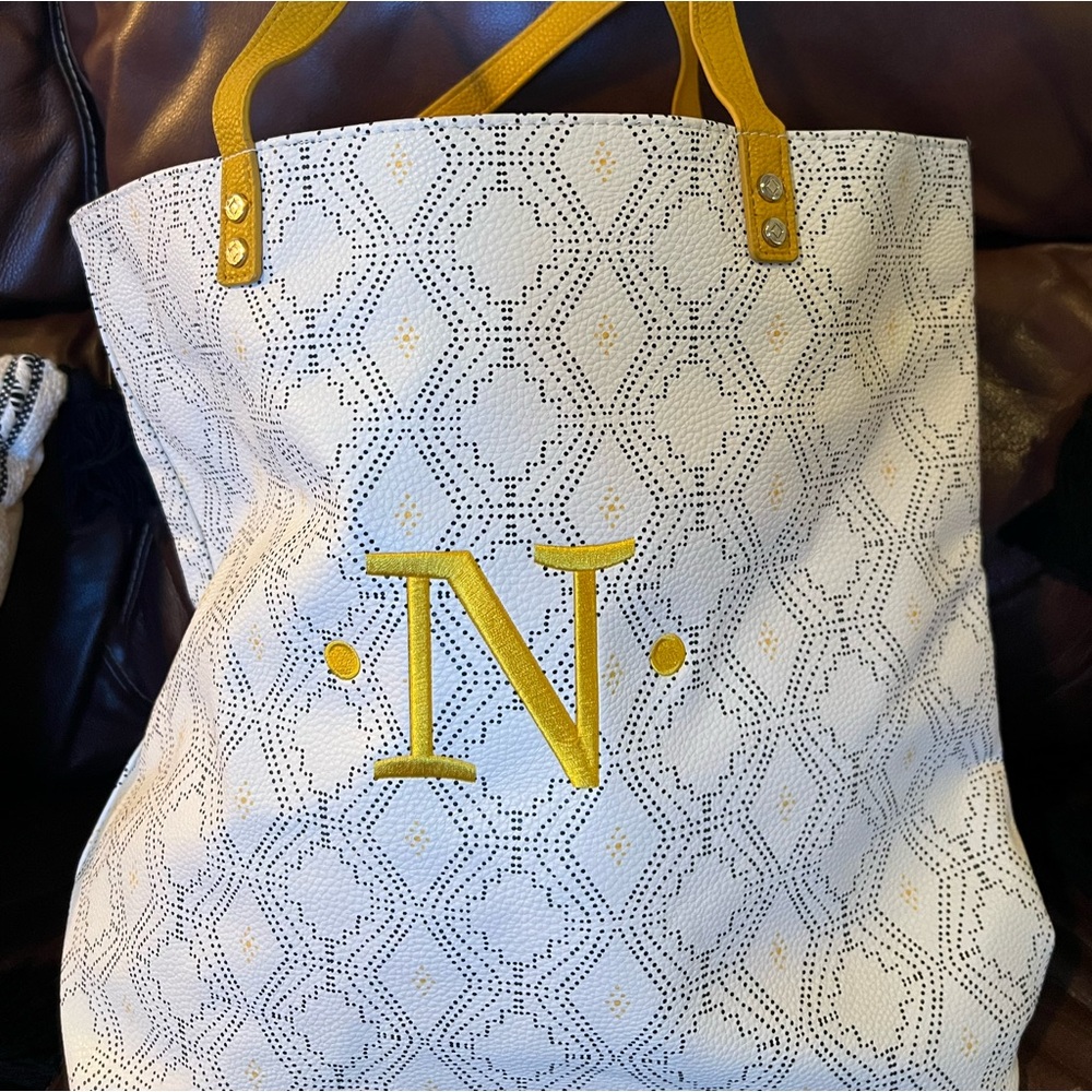 Cute thirty-one Around Town tote